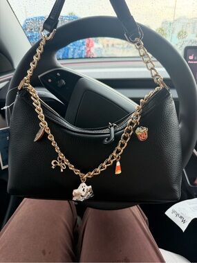 Juicy Couture, Halloween 🎃 bag Black Chain-Accent Shoulder Bag with Charms